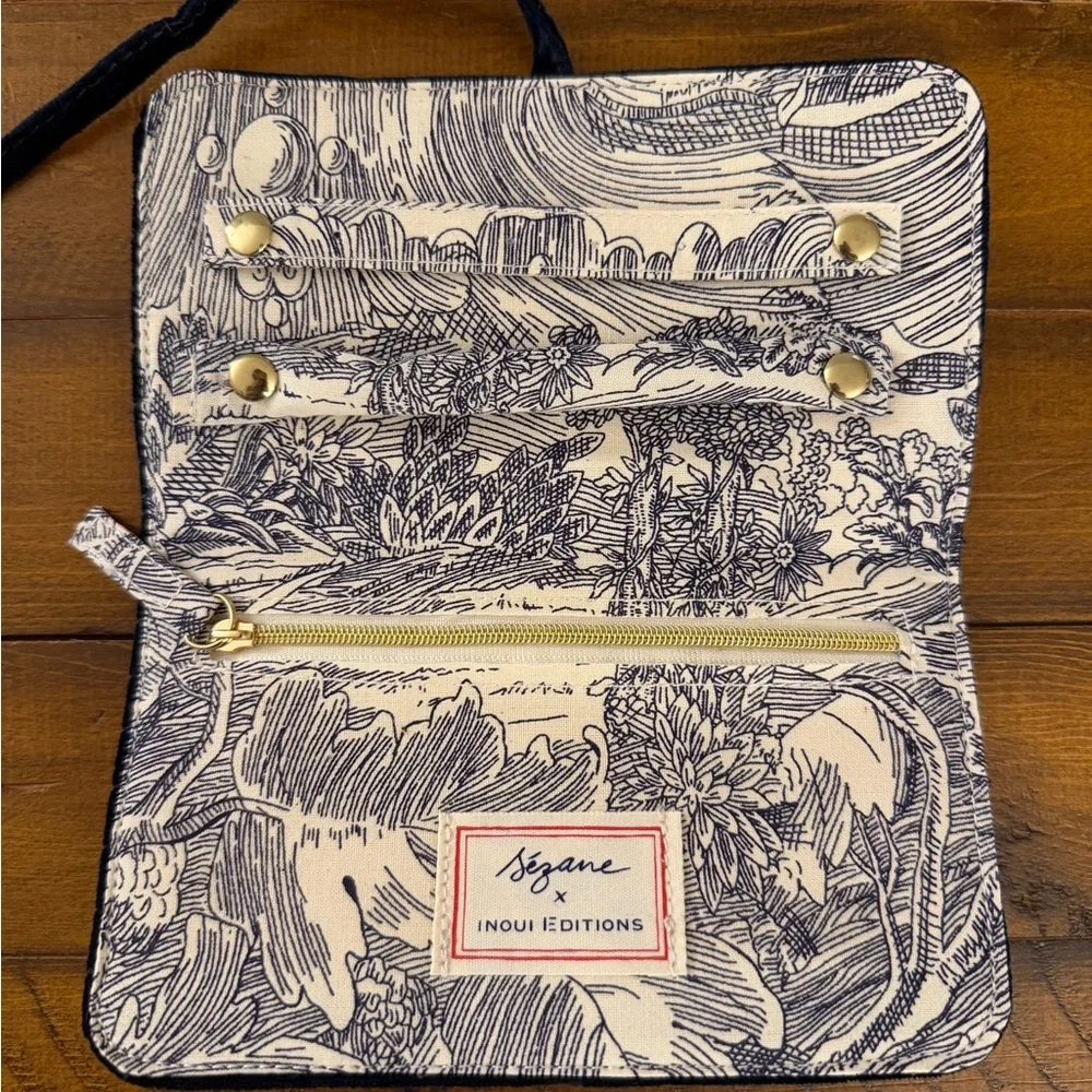 NWOT Sezane Dark Navy Velvet Jewelry Case - Picture 3 of 4